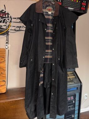 Men’s The Australian Outback‎ Collection Waxed Black Trench Coat w/Brown Collar